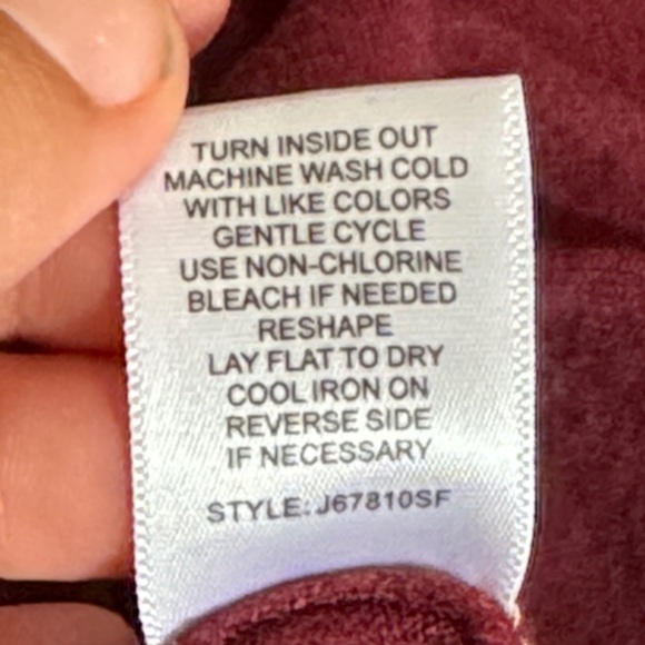 Love Ellie Elegant Maroon V-Neck Sweater with Crisscross Back medium - Picture 9 of 12